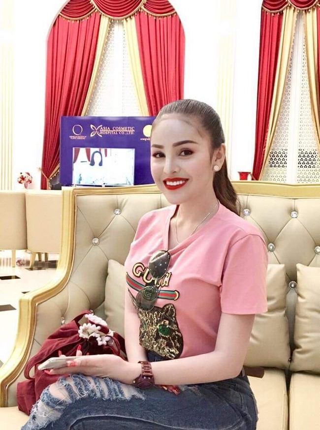  Saya sekarang akan mencoba untuk tidak menjadi seksi seperti biasanya, ketika saya memposting di Facebook,  tambahnya. (Foto: Dok. Facebook Denny Kwan)