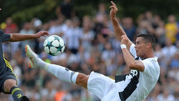 Cristiano Ronaldo menjalani tantangan baru bersama Juventus.