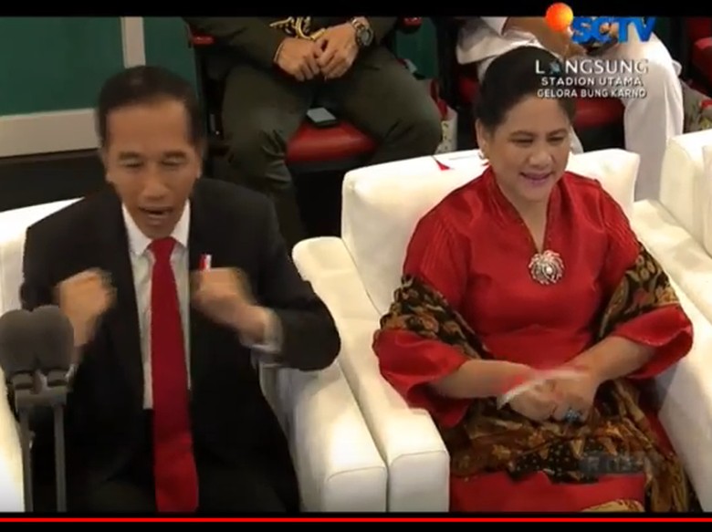 Meraih Bintang Via Vallen, Jokowi & Iriana Joget-joget Asyik Meraih Bintang Via Vallen, Jokowi & Iriana Joget-joget Asyik