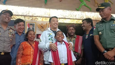 Foto: Semringahnya Bocah Joni ke Jakarta