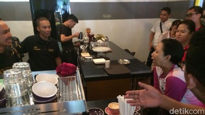 Sabtu Pagi, Rini dan Bos BUMN Seruput Kopi di Bogor