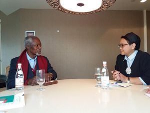 Menlu Retno Pajang Foto Kenangan Kofi Annan, Ucapkan Duka Cita