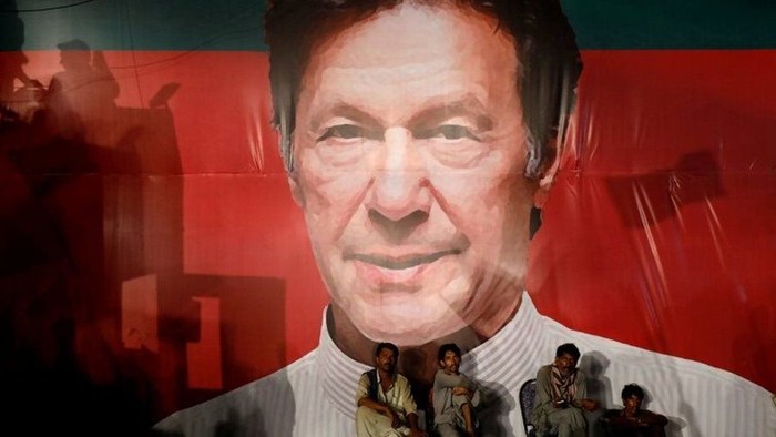 Imran Khan, Dari Playboy Jadi Politikus dan PM Pakistan