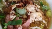 Untuk isian ayam biasanya ayam direbus atau digoreng lalu disuwir kasar. Foto : Instagram @rahmawati.maulidia