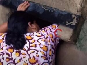 Bayi Baru Lahir di India Ditemukan Terjepit di Saluran Pembuangan
