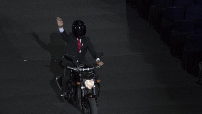 Potret Aksi Stuntman Jokowi dan Video di Opening Asian Games