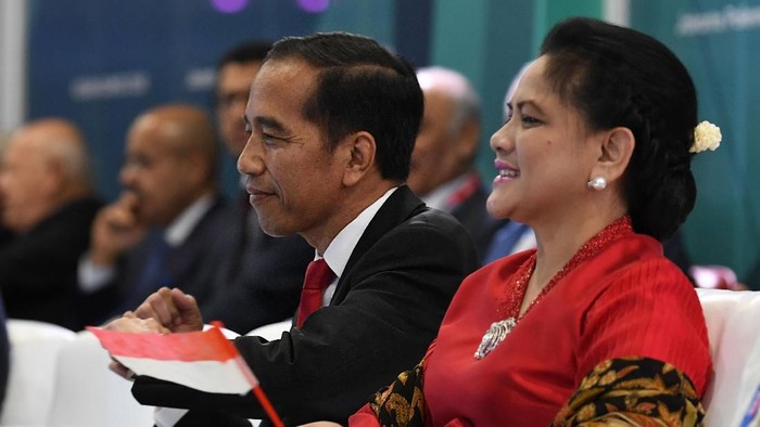 Cerita Jokowi Beri Hadiah Duren ke Iriana yang Ultah