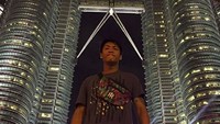 Dia adalah freestyler Thailand. Ini fotonya kala melancong ke Malaysia. Foto: Saddum So / instagram@saddumso