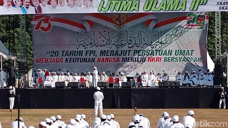 Imam Salat Aksi 212 Bicara Pemilu 2019: Jangan Pilih Dia Lagi Imam Salat Aksi 212 Bicara Pemilu 2019: Jangan Pilih Dia Lagi