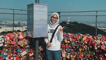 Foto: Gaya Liburan Peraih Emas Asian Games Pertama Indonesia