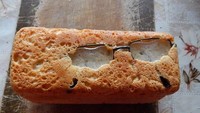  Begini jadinya kalau terlalu semangat belajar membuat kue. Sampai lupa kalau kacamata masuk ke dalam adonan kue dan ikut dipanggang! Foto: Istimewa