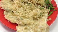 Nah ini tempe mendoan alias tepung goreng tepung setengah matang. Teman wajib buat makan sroto. Foto : Instagram @ganaadhitya