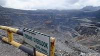 Ketika tak lagi beroperasi, lobang raksasa di Grasberg tak lantas akan ditutup, namun area ini akan dilakukan reklamasi. Selanjutnya, lubang yang menganga tersebut akan menjadi bagian dari proyek tambang bawah tanah Freeport lainnya yang bernama Grasberg Block Cave (GBC).