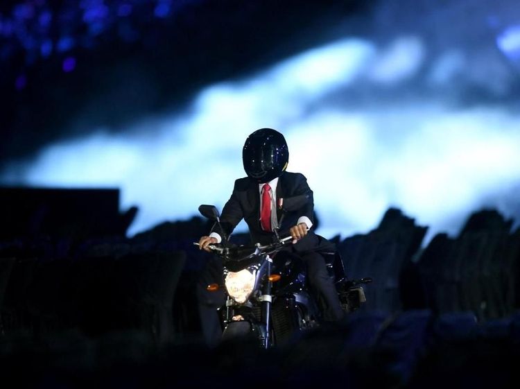 Jokowi-Via Vallen di Asian Games 2018 hingga Wajah Baru Roy Kiyoshi
