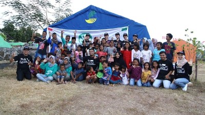 Foto: Momen Manis Puteri Indonesia Hibur Anak-anak Korban Gempa Lombok 