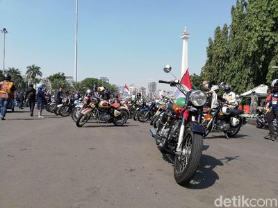 Konvoi Motor Bertemakan Historical Riding