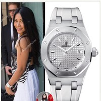 Akun Instagram @Fashion.Anggun, menampilkan foto-foto deretan koleksi jam tangan dan perhiasan mewah milik Anggun Cipta Sasmi, penyanyi yang ikut memeriahkan pembukan Asian Games 2018. Salah satunya jam tangan dari brand Audemars Piguet ini. Anggun terlihat memakai koleksi Audemars Piguet seri Royal Oak yang harganya mencapai US$ 71.100 atau sekitar Rp 1 miliar. (Foto: Instagram/@fashion.anggun)