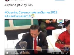 Kocaknya Meme Aksi Moge dan Joget Dayung Presiden Jokowi