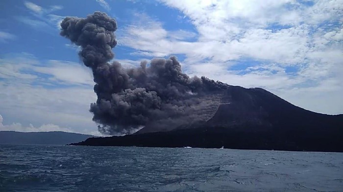 Longsor Bawah Laut di Gunung Anak Krakatau Masih Terus Terjadi