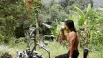 Makan di Warteg hingga Panen Singkong Raksasa, Ini Gaya Nyeleneh Agung Hercules