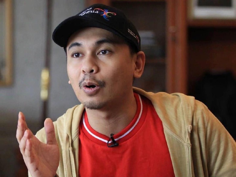 Raditya Dika Ngobrol Sama Kuntilanak Merah di Rumah Mewahnya Raditya Dika Ngobrol Sama Kuntilanak Merah di Rumah Mewahnya