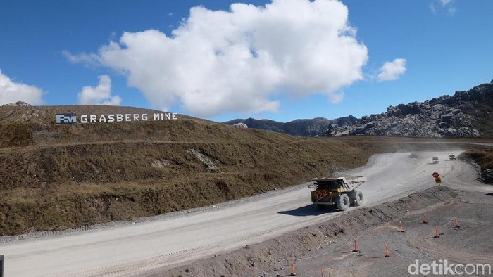 Tambang terbuka Grasberg yang dikelola PT Freeport Indonesia (PTFI) diperkirakan bakal ditutup akhir tahun 2018. Begini kondisinya saat ini.