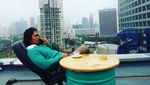 Makan di Warteg hingga Panen Singkong Raksasa, Ini Gaya Nyeleneh Agung Hercules