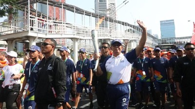 Tutup Kirab Obor, Dirut BNI Turut Usung Obor sejauh 350 Meter
