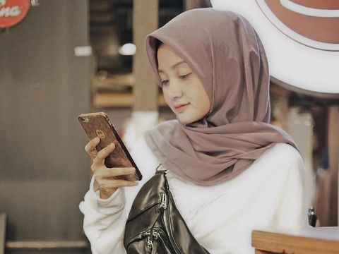 Cara Melipat Jilbab Segi Empat Agar Tetap Tegak Youtube