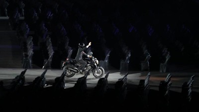Membandingkan Saat Jokowi dan Ratu Elizabeth Pakai Stuntman