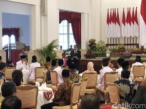 Jokowi Hadiahi Joni Sepeda dan Rumah, Bonus Main ke Dufan dan TMII