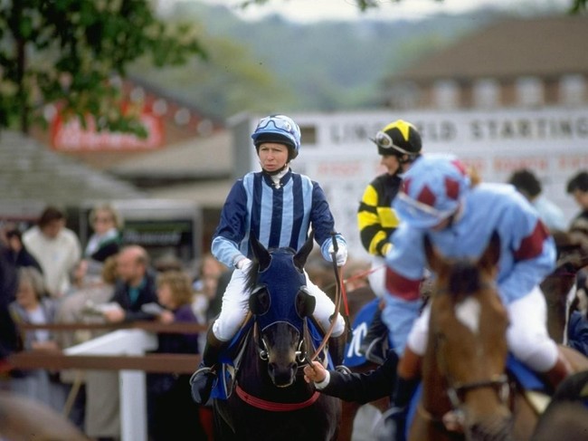 Sejumlah prestasi berhasil dicetak Putri Anne di antaranya BBC Sports Personality of the Year (1971) dan tiga medali European Championship. Ia juga pernah menjabat sebagai Presiden Fédération Equestre Internationale (FEI). (Foto: Getty Images)