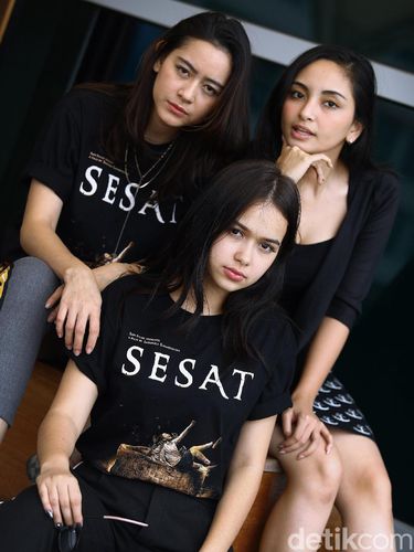 Laura Theux Terjebak Ritual Terkutuk dalam 'Sesat'
