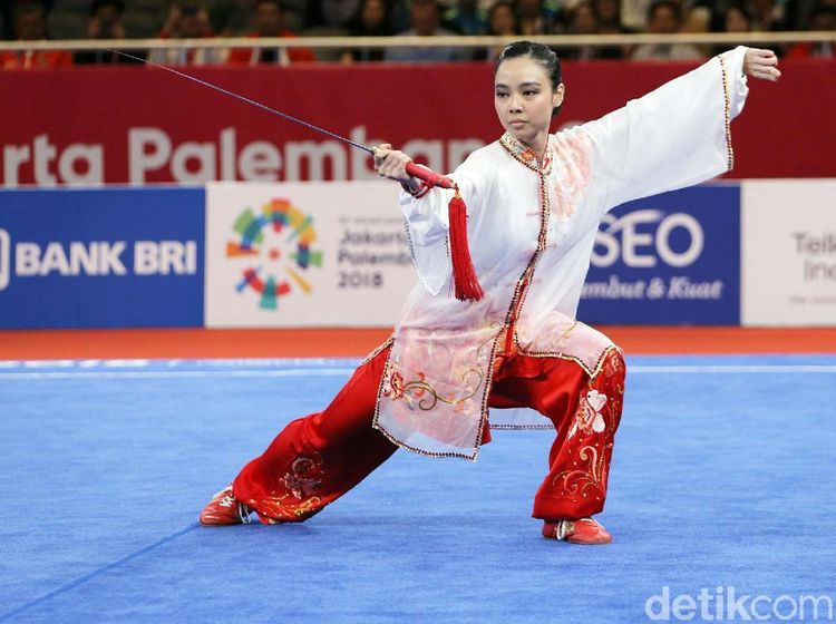 Raih Emas Cabang Wushu, Begini Aksi Lindswell Kwok