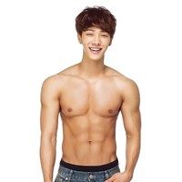 Untuk pria yang berwajah imut tapi bertubuh kekar, orang Korea juga menyebutnya bagel, namun kepanjangan dari akronim itu berbeda. Bagel merupakan akronim untuk baby dan gladiator. Gikwang, Daesung dan Jimin adalah tiga contoh dari para pria bagel. Foto: Dok. Koreaboo