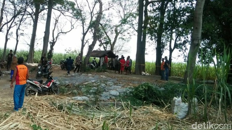 Ibu Pemuda yang Tewas di Makam Keramat: Kalau Bisa Pelaku Dihukum Mati Ibu Pemuda yang Tewas di Makam Keramat: Kalau Bisa Pelaku Dihukum Mati