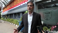Sam mengaku kooperatif. Hanya, dia mempertanyakan status tersangka yang disematkan kepadanya setelah dia mendengar informasi yang simpang siur.