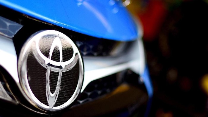 LONG POND, PA - AUGUST 01: A Toyota logo is seen on the car of Clint Bowyer, driver of the #15 Maxwell House Toyota, in the garage during practice for the NASCAR Sprint Cup Series Windows 10 400 at Pocono Raceway on August 1, 2015 in Long Pond, Pennsylvania.   Jared C. Tilton/Getty Images/AFP