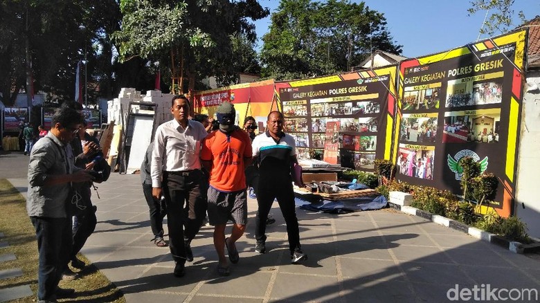 Miras Oplosan yang Tewaskan 3 Orang di Gresik Dibeli Via Online Miras Oplosan yang Tewaskan 3 Orang di Gresik Dibeli Via Online