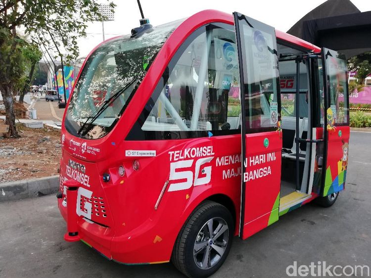 Keren, Ada Bus Tanpa Sopir di GBK!