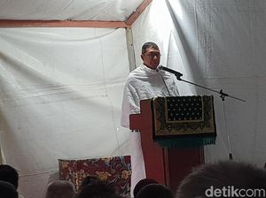 Pesan Persatuan dan Doa untuk Lombok dari Menag di Arafah