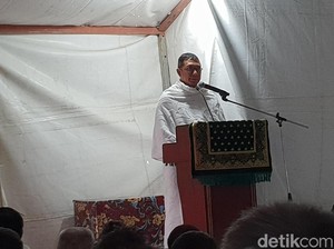 Pesan Persatuan dan Doa untuk Lombok dari Menag di Arafah