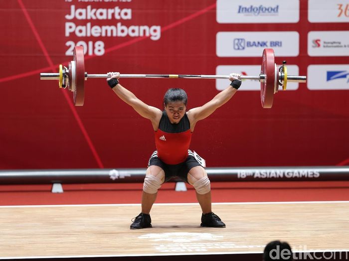 Sri Wahyuni mempersembahkan medali perak untuk Indonesia (Agung Pambudhi/detikSport) Sri Wahyuni mempersembahkan medali perak untuk Indonesia (Agung Pambudhi/detikSport)