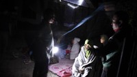 Gempa bumi berkekuatan 7 Skala Richter kembali mengguncang Lombok pada Minggu malam pukul 22.56 Wita. ANTARA FOTO/Ahmad Subaidi.