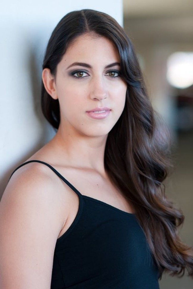 Ini Caitlin Dechelle, pemeran pengganti Ronda Rousey di Furious 7. Ia pernah dinobatkan sebagai This World Champion Martial Artist. (Foto: ist.)