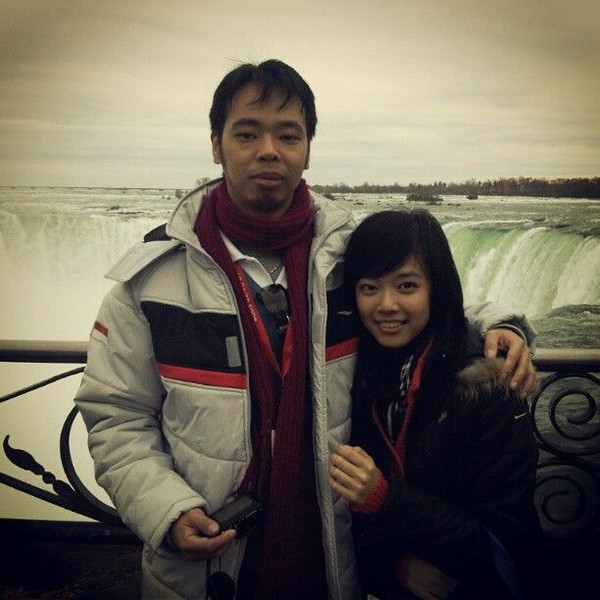 Lindswell juga jalan-jalan ke Air terjun Niagara di Amerika Serikat, bersama abangnya. (lindswell_k/Instagram) Lindswell juga jalan-jalan ke Air terjun Niagara di Amerika Serikat, bersama abangnya. (lindswell_k/Instagram)