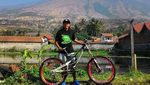 Foto Aksi Sepeda Atlet Cantik Peraih Emas Tiara Andini