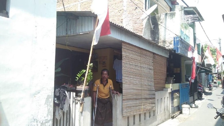 Rumah di Gang Sempit, Warga Jakbar Kaget Ditagih Pajak Lamborghini Rumah di Gang Sempit, Warga Jakbar Kaget Ditagih Pajak Lamborghini