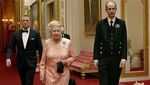 Membandingkan Saat Jokowi dan Ratu Elizabeth Pakai Stuntman