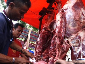 Lomba Belah Kepala Lembu Semarakkan Festival Meugang di Aceh